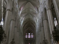 mini_a-la-fin-du-xiie-siecle-une-cathedrale-d-avant-garde-pour-un-monde-nouveau-59df24fe7a3ea.jpg