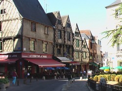 mini_balade-dans-bourges-59f2521dca368.jpg