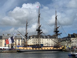 mini_l-hermione-a-cherbourg-5cd288acc964e.jpg