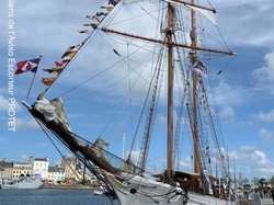 mini_l-hermione-a-cherbourg-5cd288af07c7a.jpg
