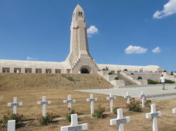 mini_l-ossuaire-de-douaumont-5b93e35e96229.jpg