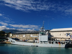 mini_la-base-navale-du-port-de-la-pointe-des-galets-5590e09e07c47.jpg