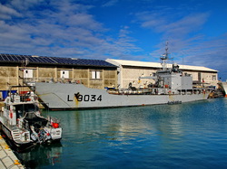 mini_la-base-navale-du-port-de-la-pointe-des-galets-5590e166d07cf.jpg