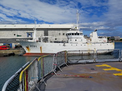 mini_la-base-navale-du-port-de-la-pointe-des-galets-5590e8c913622.jpg