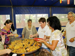 mini_la-paella-geante-de-madame-meli-525a61b5c4fdd.jpg