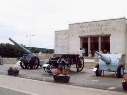 mini_le-memorial-de-verdun-5b9d0505a2a8f.jpg