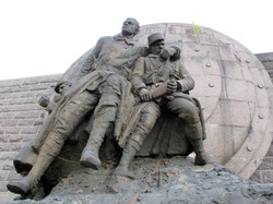 mini_le-monument-au-sergent-andre-maginot-a-fleury-devant-douaumont-5b93dcae12a93.jpg