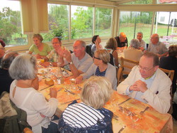 mini_repas-au-restaurant-le-bonheur-dans-le-pre-560468f7e2e78.jpg