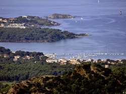 mini_vues-a-180-de-la-rade-de-toulon-et-des-alentours-527828e708b66.jpg