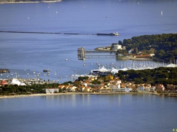 mini_vues-a-180-de-la-rade-de-toulon-et-des-alentours-527828eb53fa5.jpg