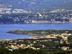 mini_vues-a-180-de-la-rade-de-toulon-et-des-alentours-527828ee1cb1c.jpg