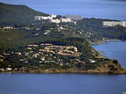 mini_vues-a-180-de-la-rade-de-toulon-et-des-alentours-527828fe08286.jpg