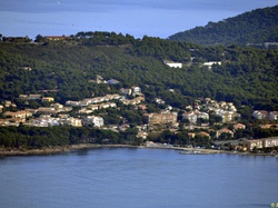 mini_vues-a-180-de-la-rade-de-toulon-et-des-alentours-527828fe3a250.jpg