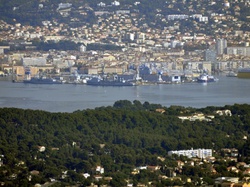 mini_vues-a-180-de-la-rade-de-toulon-et-des-alentours-527829009fa0a.jpg
